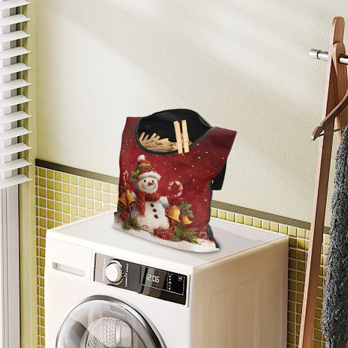 Red Snowman Clothes Pin Bags Christmas Clothespin Bag Holder Clothespin Holder 14.5 x 12 Inch Clothespins Bag for Clothesline Outdoor Outside Laundry Room Lightweight for Easy Hang