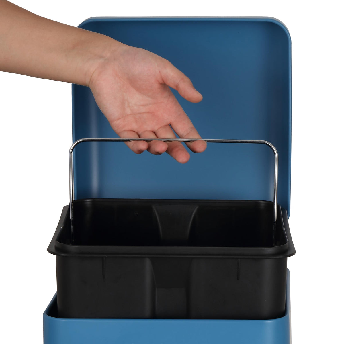 Betty 8 Gal Step Trash Can Soft