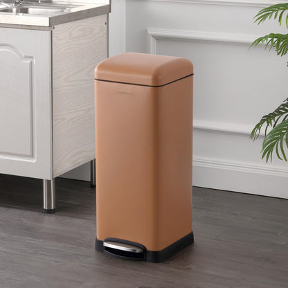Betty 8 Gal Step Trash Can Soft